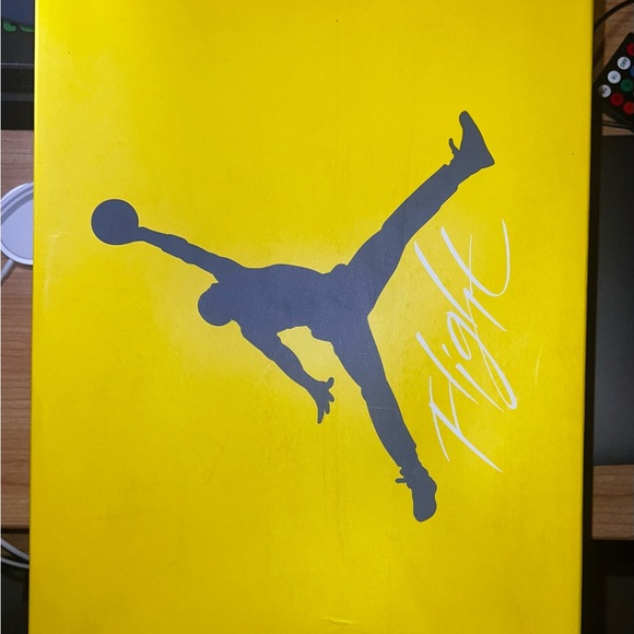 Jordan 4 retro (lightning) - Picture 9 of 10